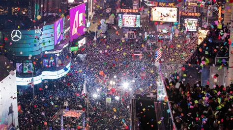 Air in Times Square filled with colored paper as organizers test New Year’s Eve confetti